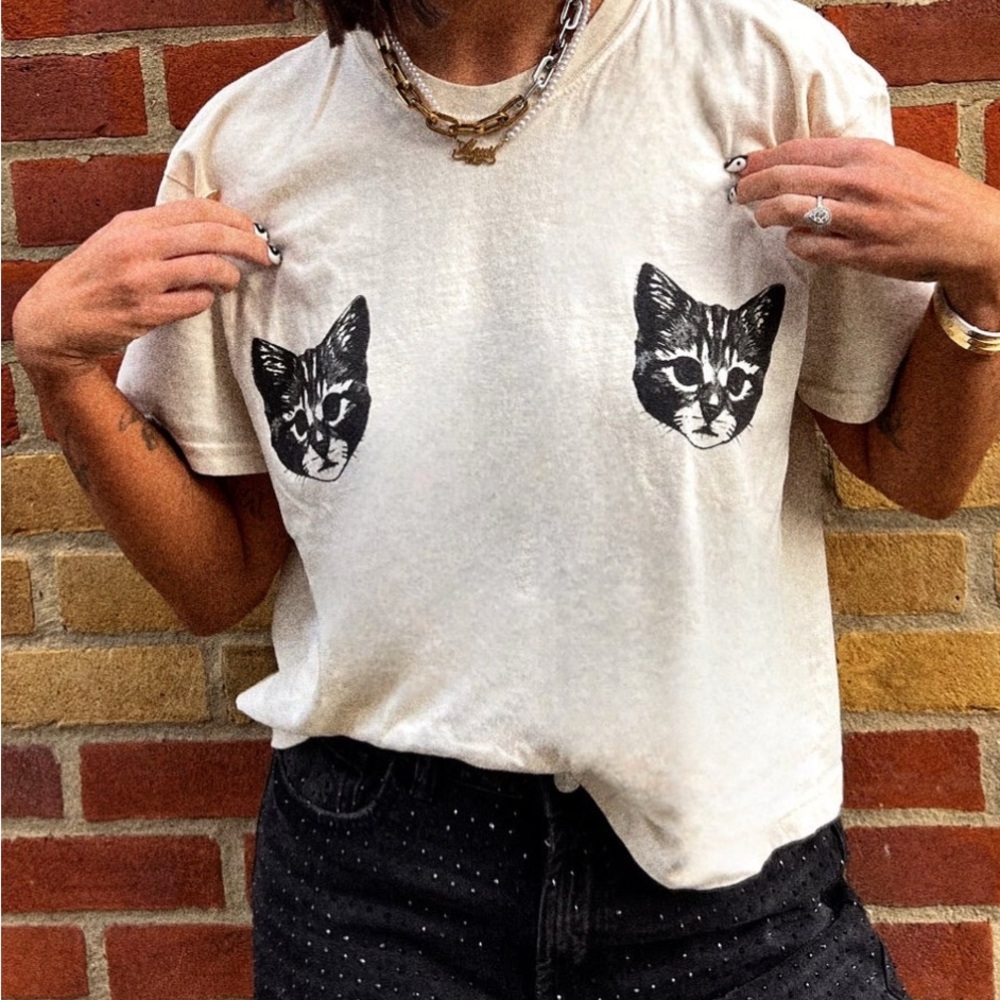 Show Me Your Kitties Tee in Neutral